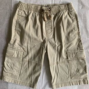 DKNY draw string khaki boy’s shorts. Size Medium (10/12).